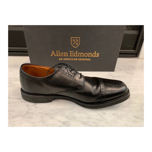 Allen Edmonds Perry 10 - Picture 1 of 5